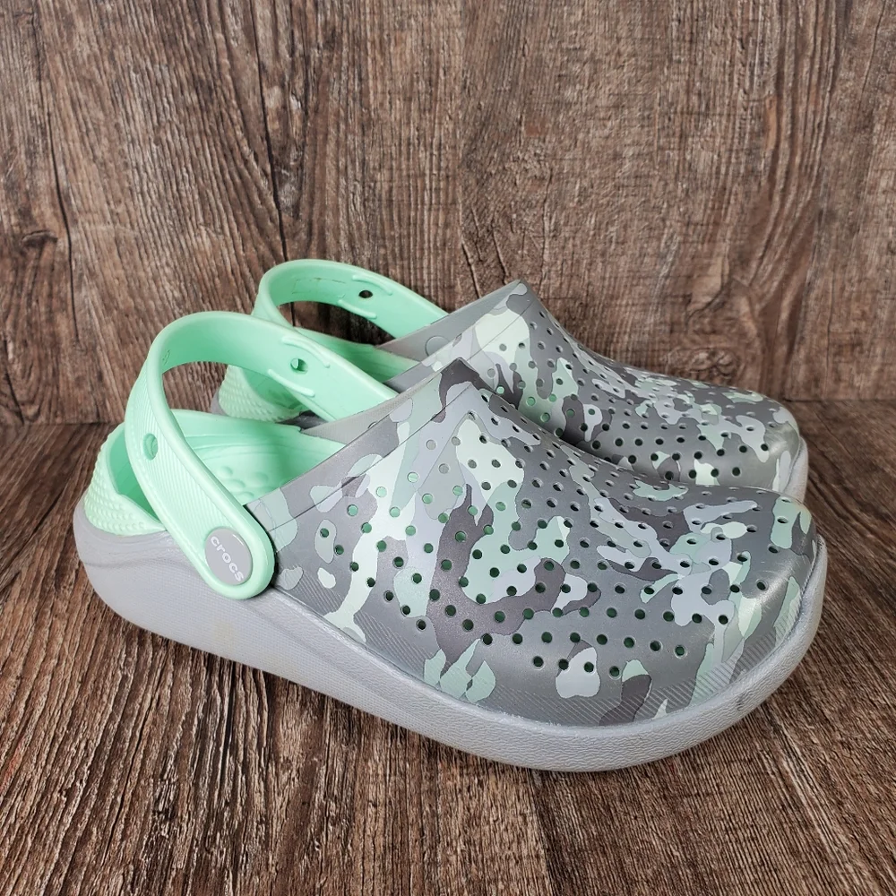 Crocs Youth LiteRide Junior Size 1 Light Green Gray Camo Slip On Clogs Shoes